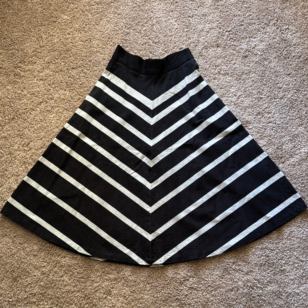 Banana Republic Black and White Chevron A-Line Skirt